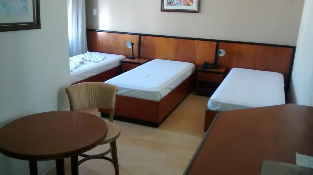 Geneviee Palace Hotel Ponta Grossa Kültér fotó